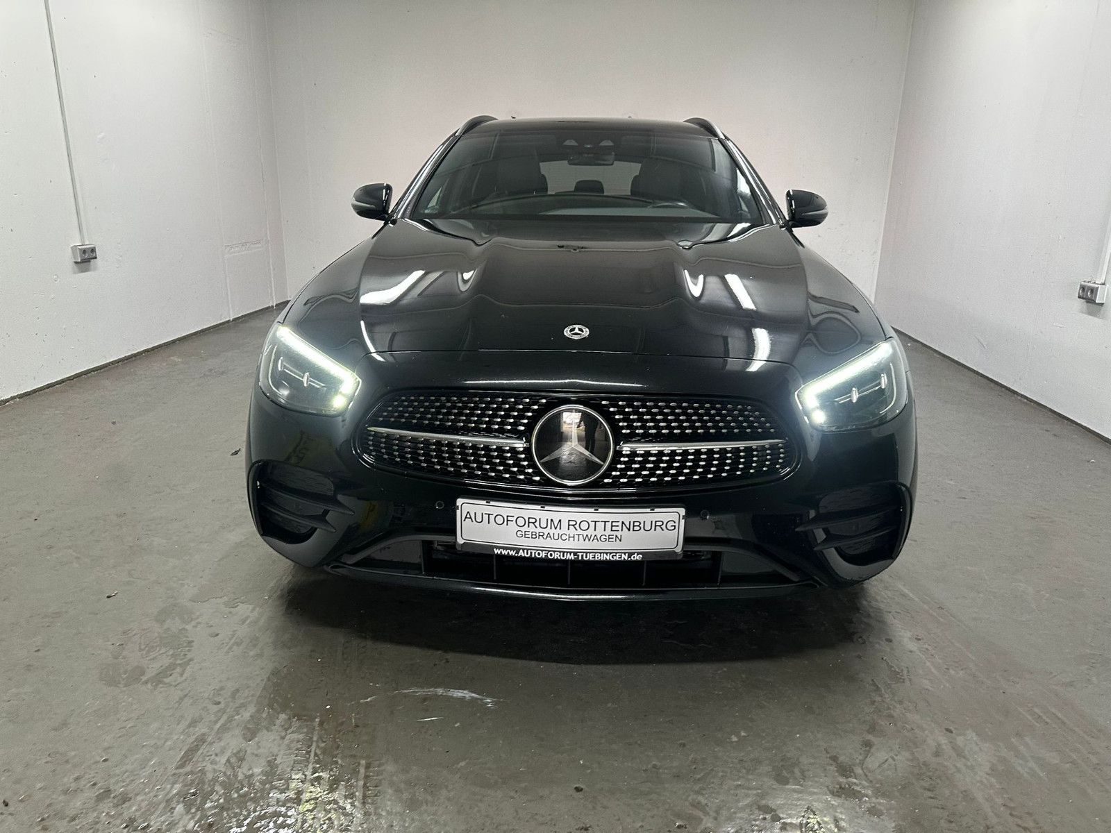 Fahrzeugabbildung Mercedes-Benz E 300 de T Autom. *AMG-LINE*DISTRO*PANORAMA*