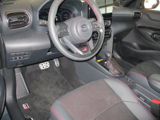 Fahrzeugabbildung Toyota Hybrid FWD GR Sport, Premium-Paket