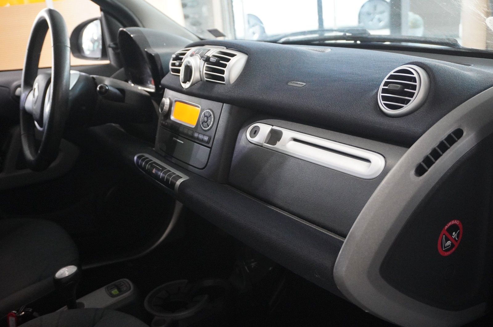 Fahrzeugabbildung Smart ForTwo 1.0 COUPE PASSION AUTOM. KLIMA/PANO/RADIO