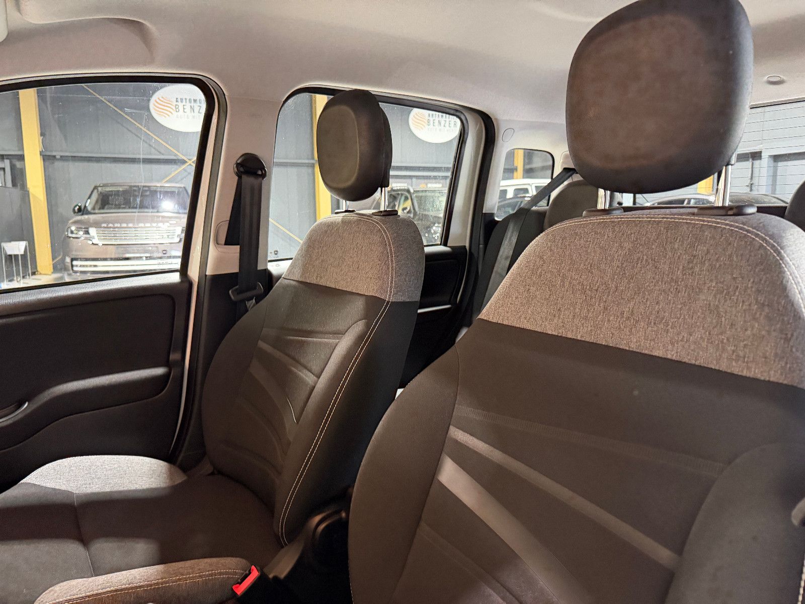 Fahrzeugabbildung Fiat Panda /KLIMA/4-TÜRER/DAB/ALLWETTER/1-HAND