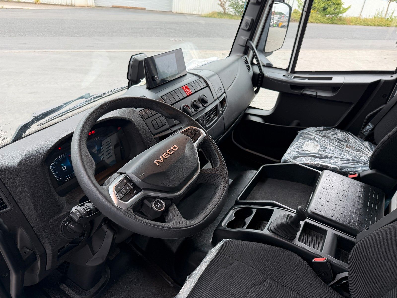Fahrzeugabbildung Iveco Eurocargo ML140E28/P LBW Bär AHK Schiebeplane