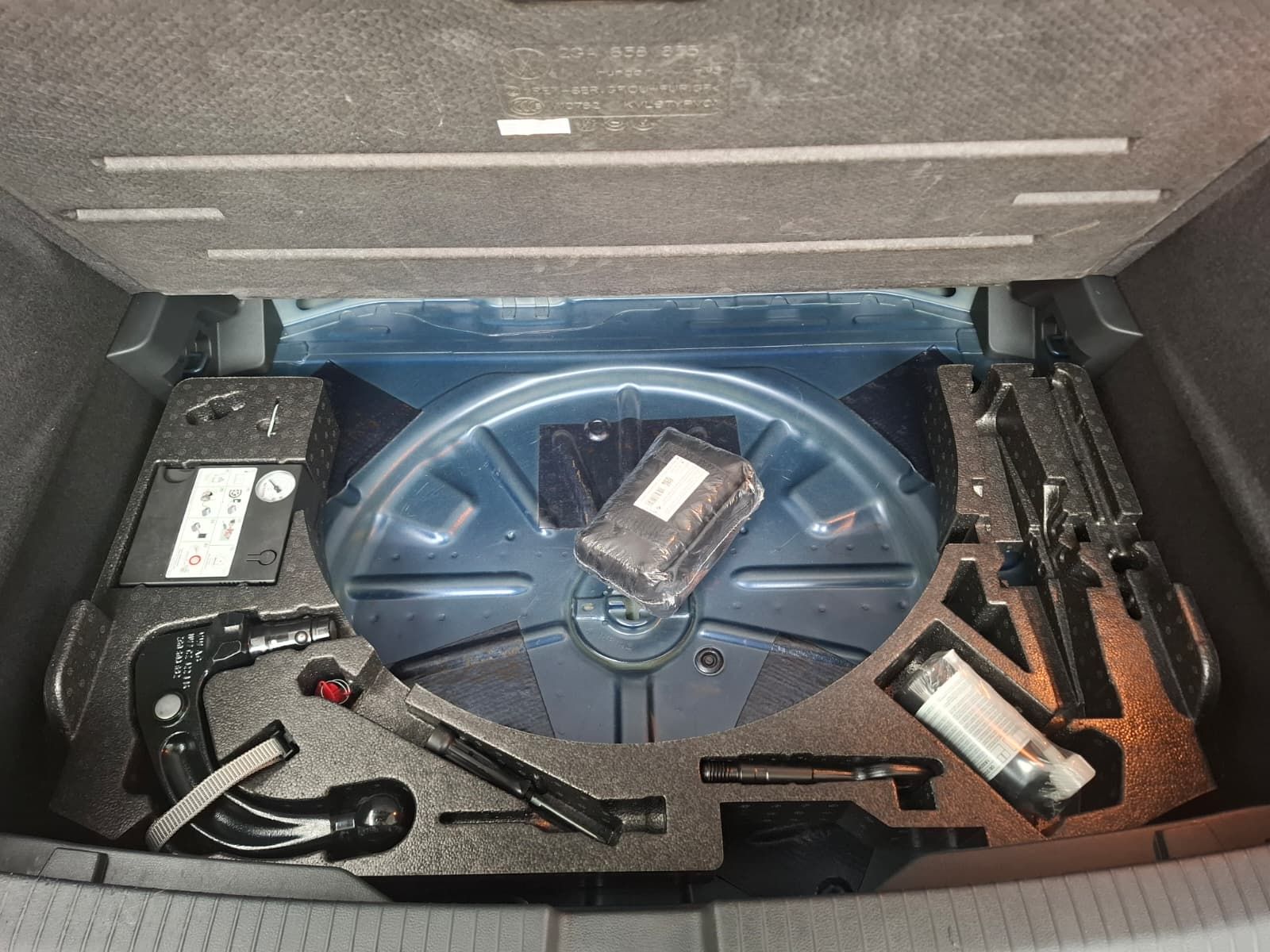 Fahrzeugabbildung Volkswagen T-Roc Style 2.0 TDI 4Motion +AHK+Navi+LaneAssist