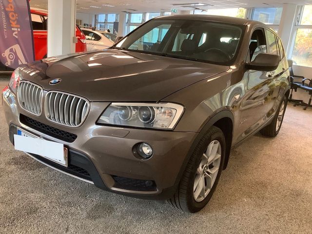 BMW X3 xDrive 30d +BI-XENON+LEDER+AHK+SITZHZ+NAVI+