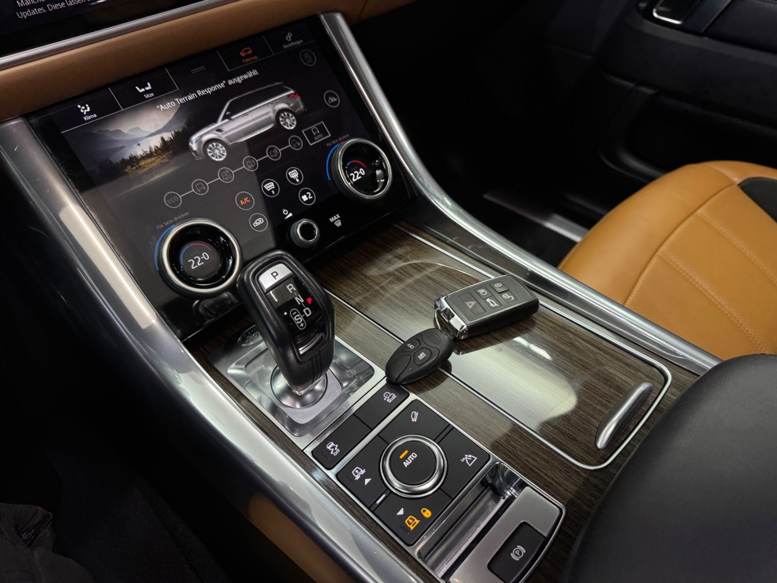 Fahrzeugabbildung Land Rover Range Rover Sport HSE Dynamic|MERIDIAN|360°|HuD