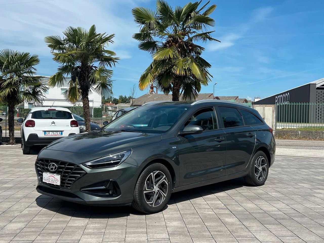 HYUNDAI i30