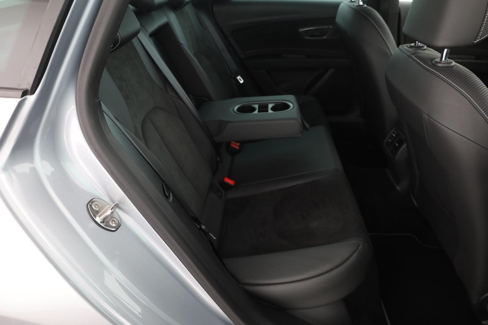 Seat Leon ST 2.0 TSI DSG Cupra 300 LED Navi Tempomat