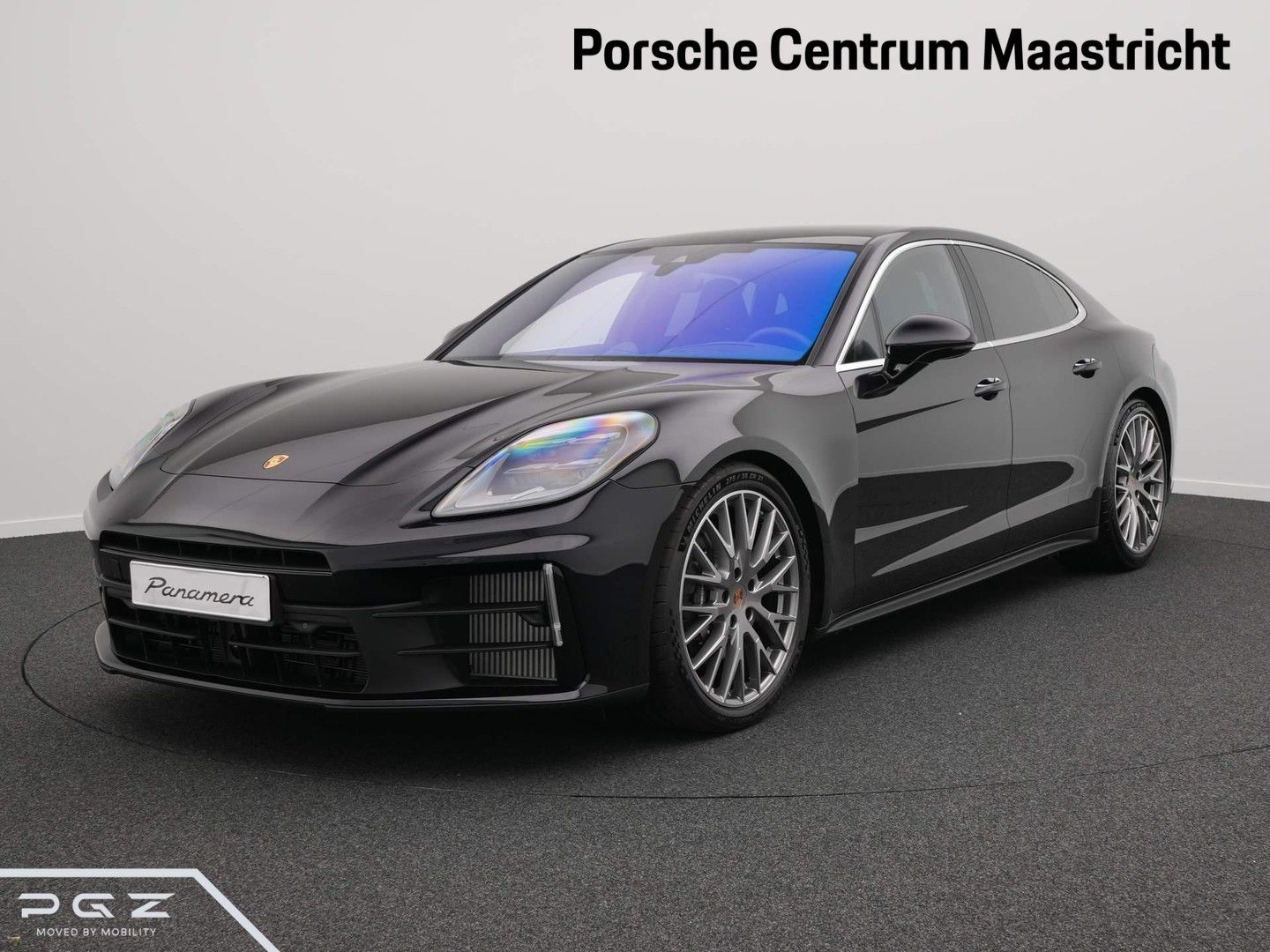 PORSCHE Panamera 4