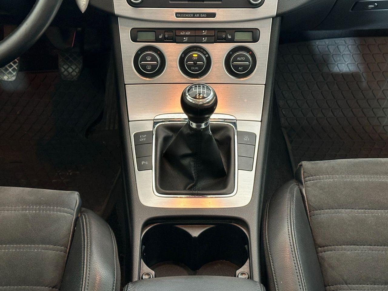 Volkswagen Passat 2009 — photo 11