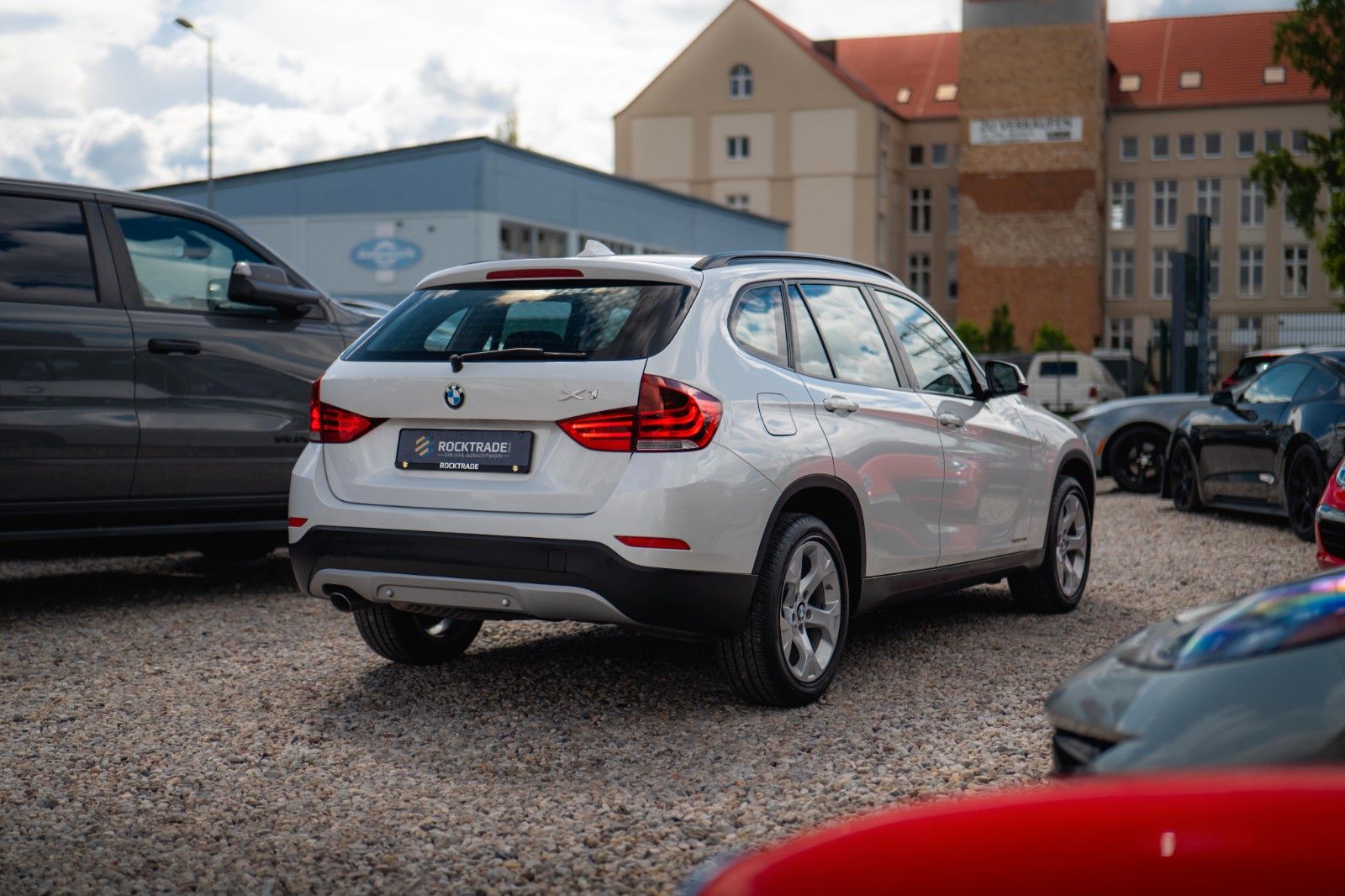 Fahrzeugabbildung BMW X1 xDrive20d Sport Line Autom. Bi-Xenon*Perlmutt