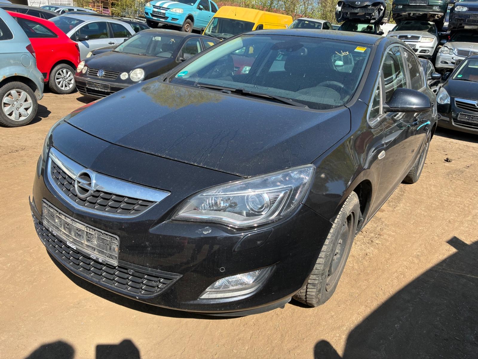Opel Astra J Lim. 5-trg. Sport