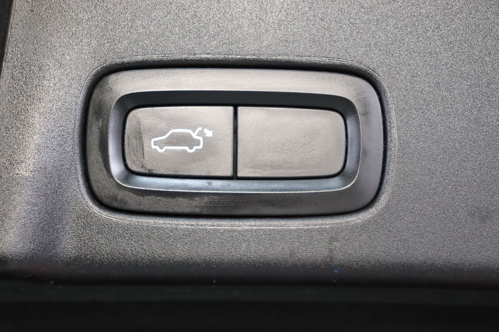 Fahrzeugabbildung Volvo V90 Kombi * HUD * Keyless * Limited Edition Mome