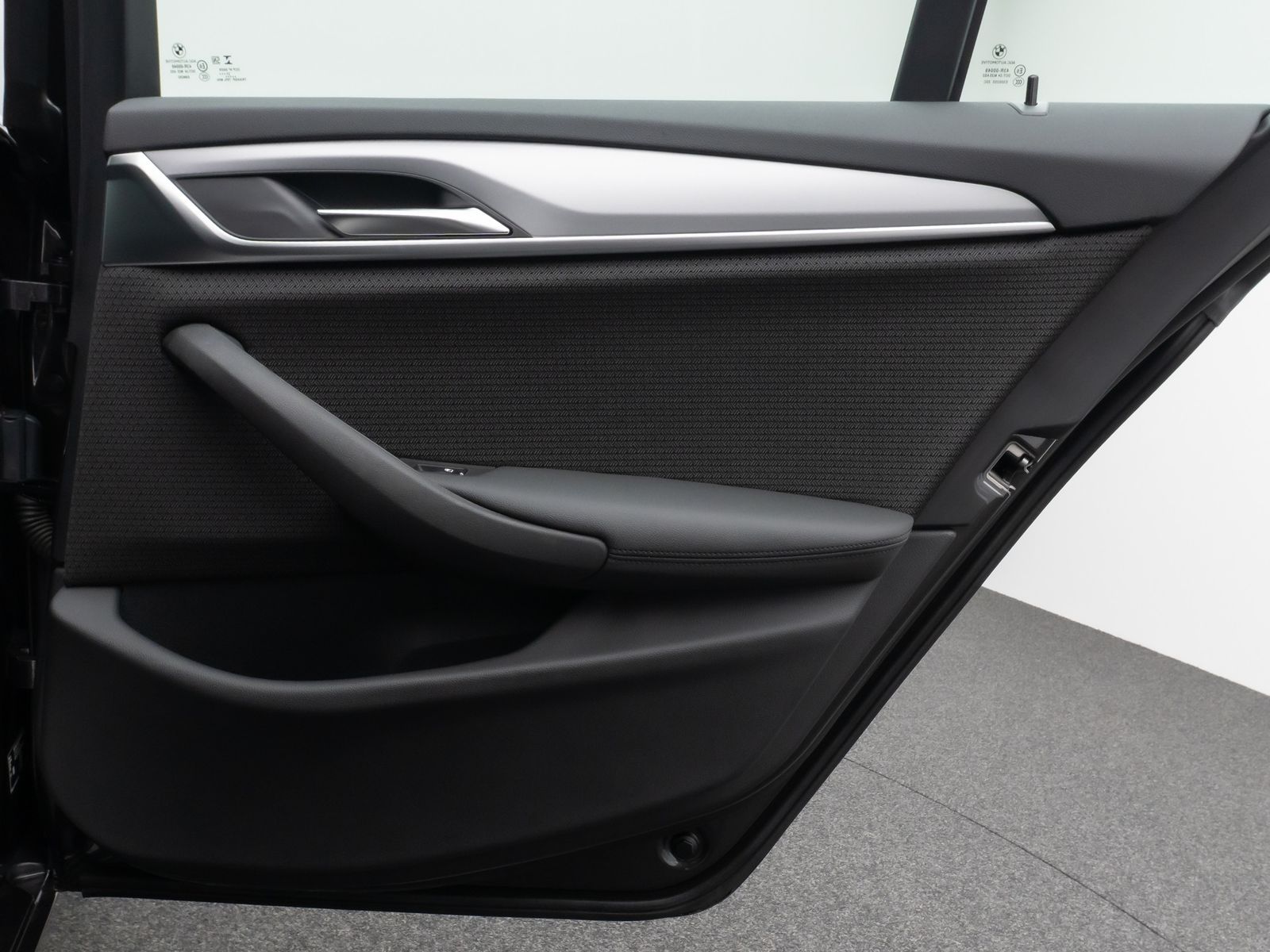 Fahrzeugabbildung BMW 520d Kamera HUD DAB 4xKlima DrivingAssist Alarm