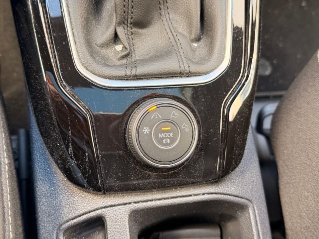 Fahrzeugabbildung Volkswagen T-Roc 2.0 TSI R-Line 4Motion DSG*Leder