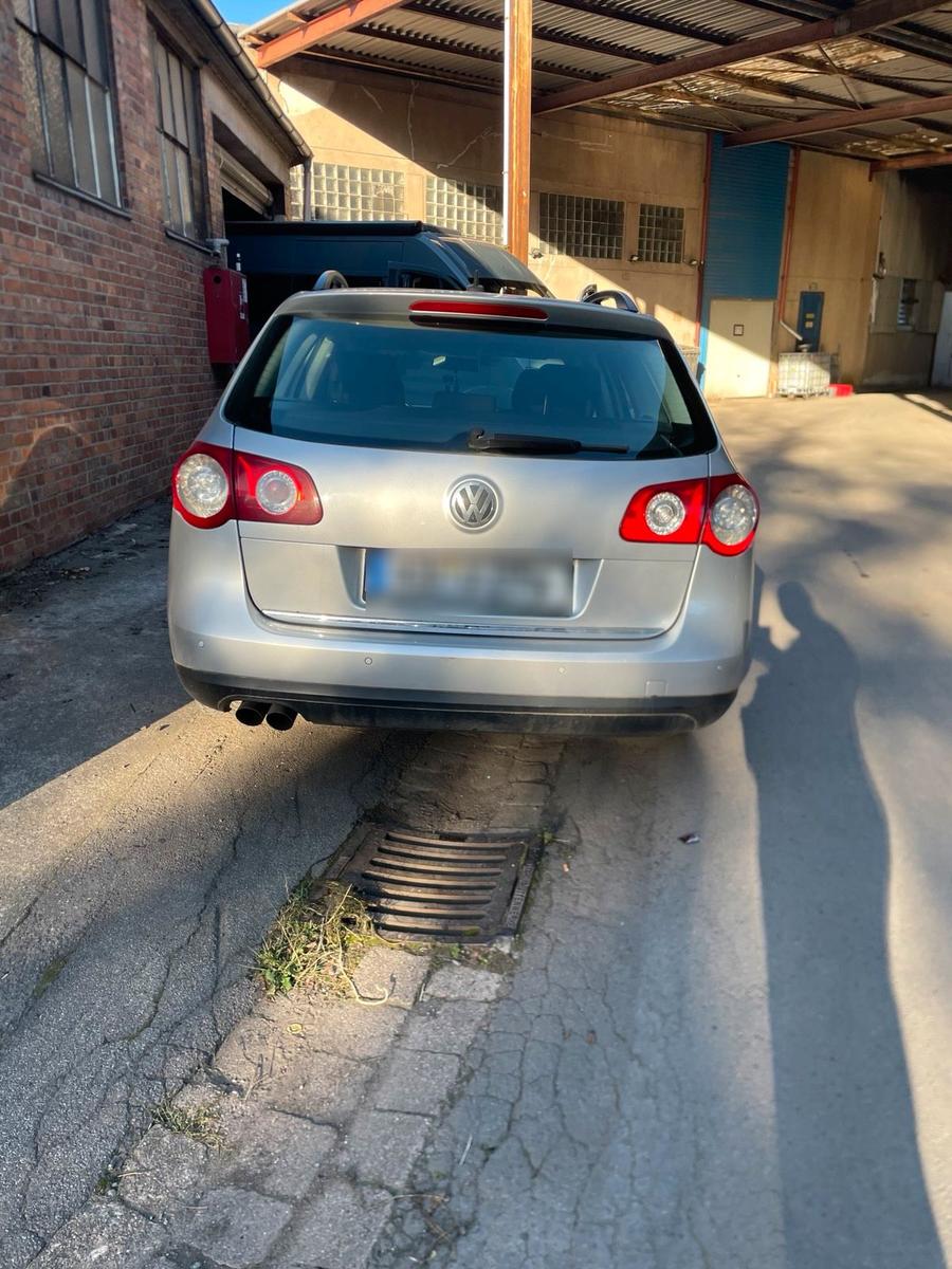 Volkswagen Passat 2010 — engine 140 HP (103kW)