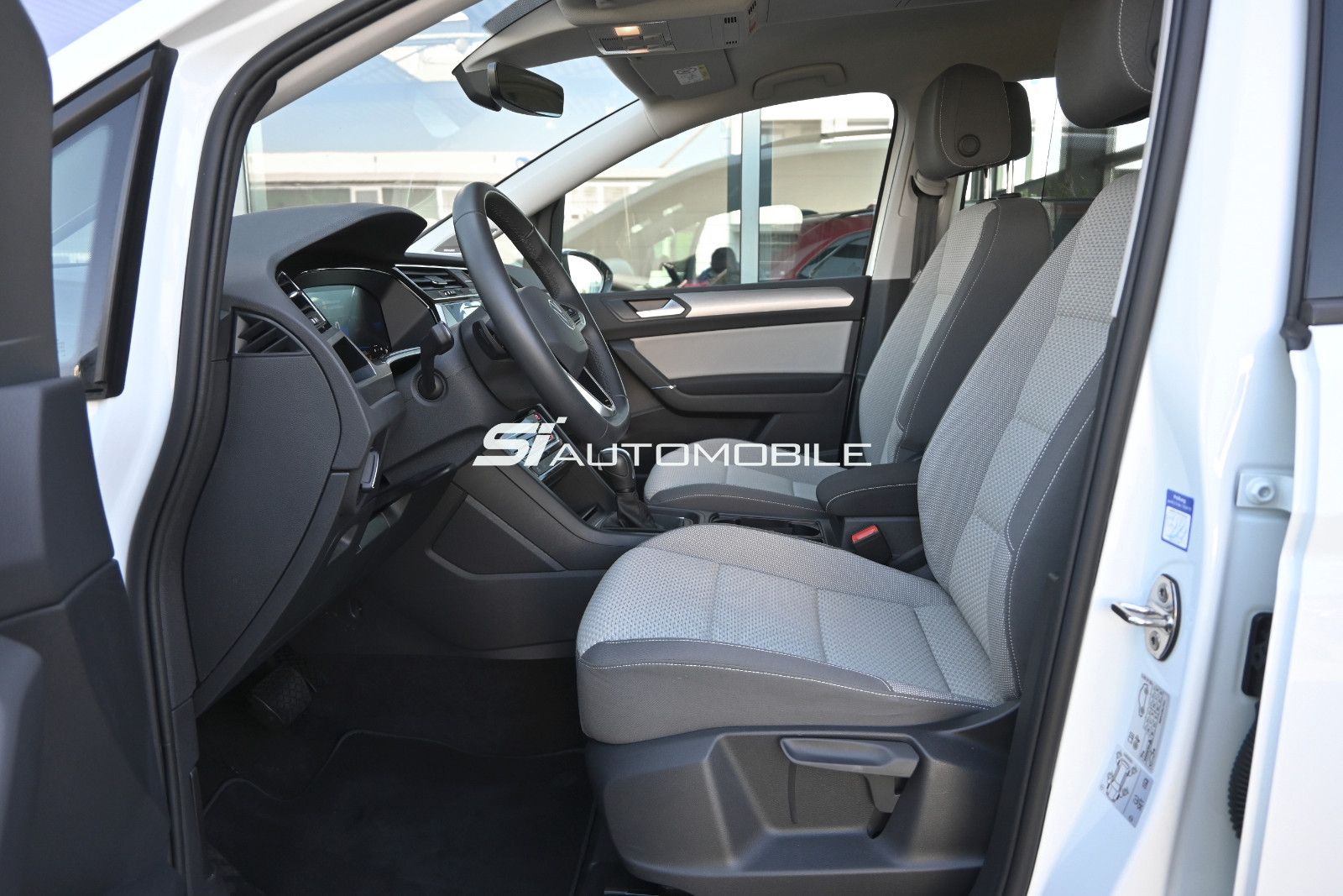 Fahrzeugabbildung Volkswagen Touran 2.0 TDI DSG °ACC°AHK°DYNAUDIO°7-SI°STHZ°