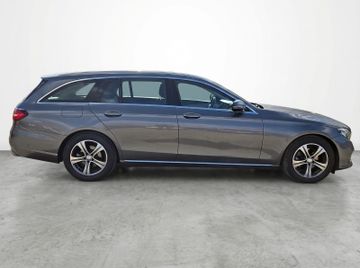 Mercedes E 200 - 5