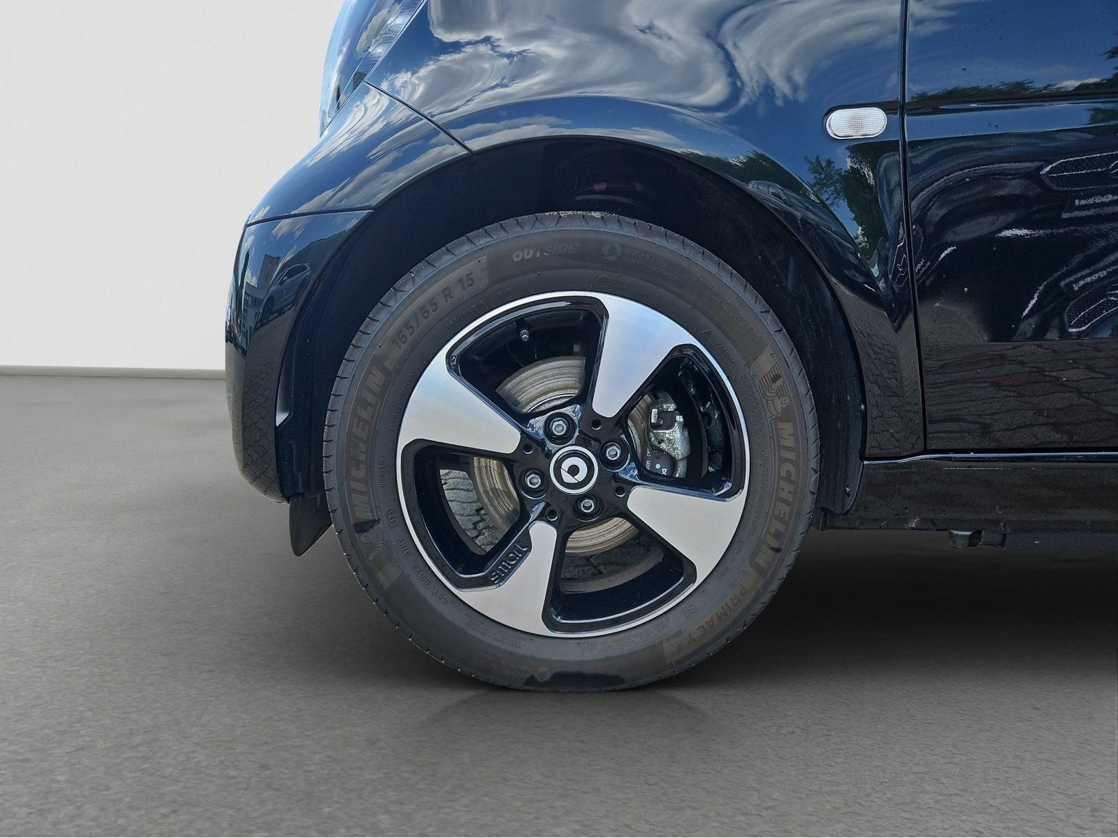 Fahrzeugabbildung Smart Smart EQ Cabrio EXCLUSIVE-PAKET
