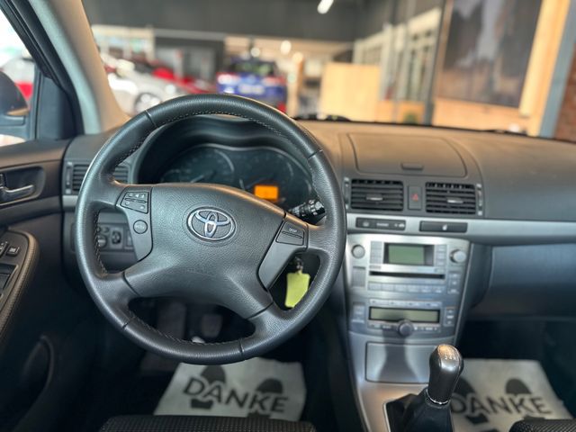 Toyota Avensis  1.8 Liftback