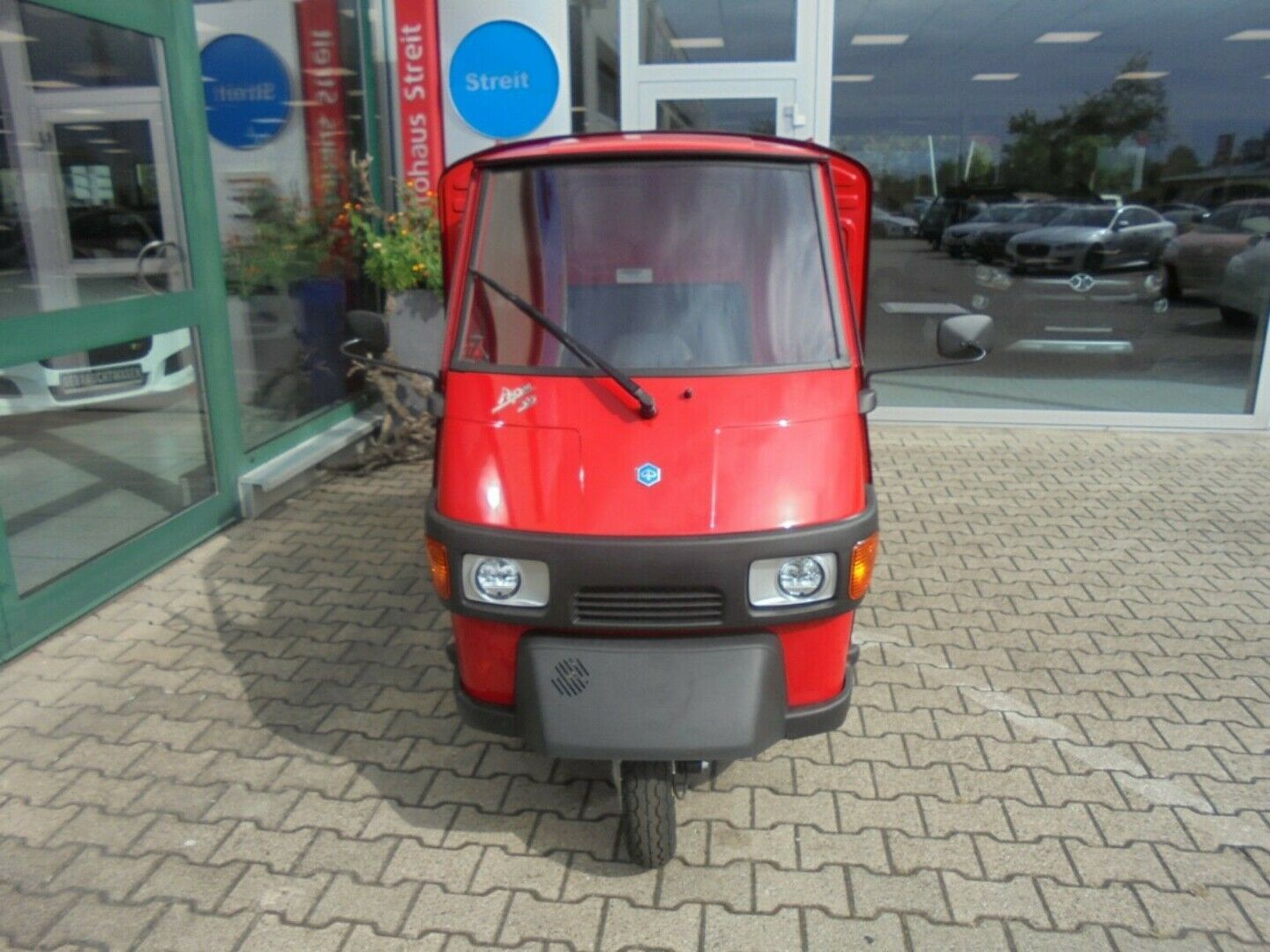 Fahrzeugabbildung Piaggio Ape 50 Kasten rot, auch als 25kmh erhältlich*