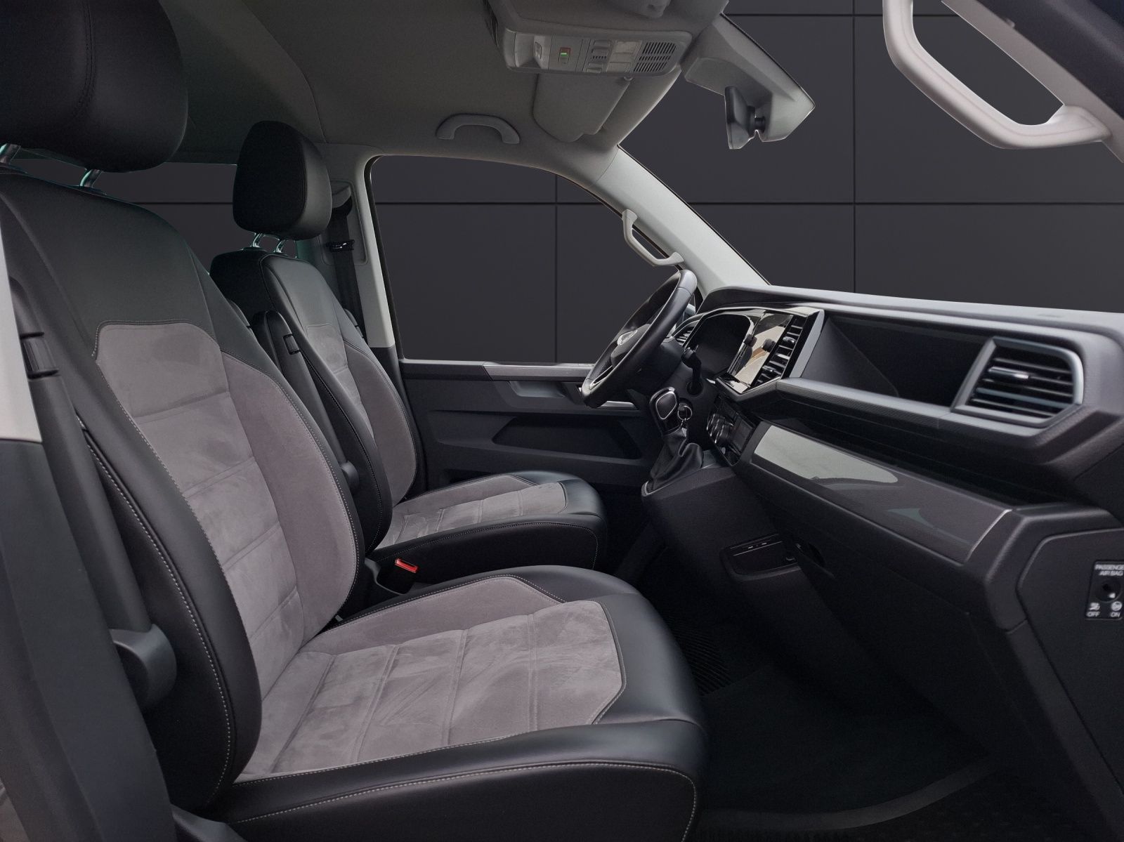 Fahrzeugabbildung Volkswagen T6.1 Multivan TDI Generation Six DSG Standhzg. L