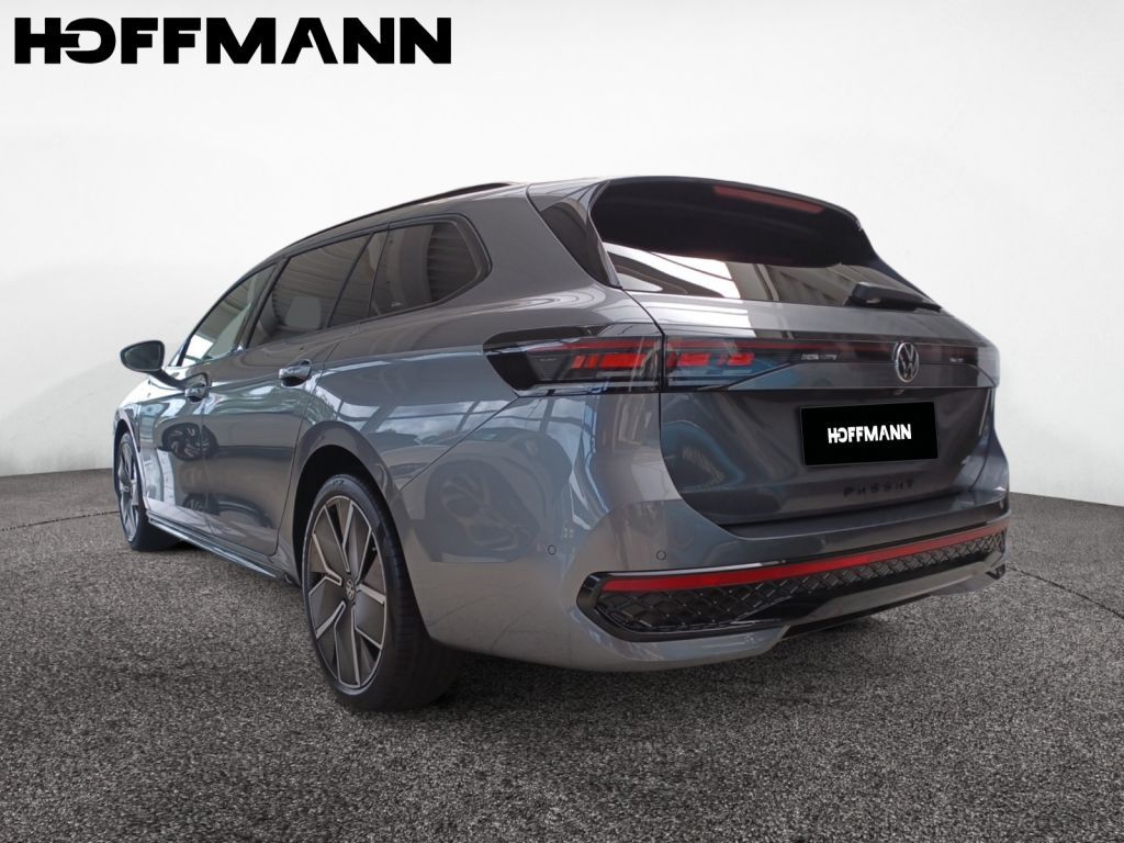 Fahrzeugabbildung Volkswagen Passat Variant R-Line Signature 5 Jahre Garantie