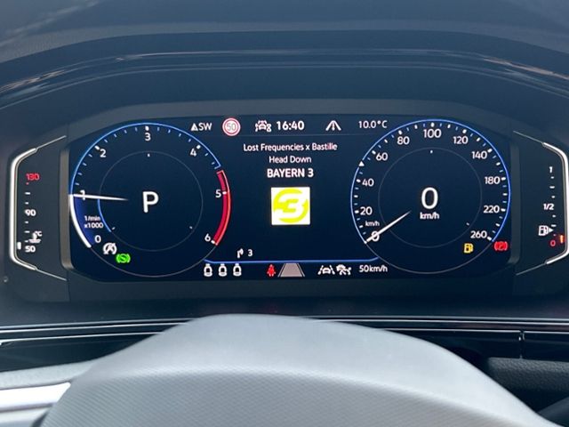 Fahrzeugabbildung Volkswagen T-Roc 2,0 TDI DSG BLACK STYLE KAMERA AHK IQ DRIV