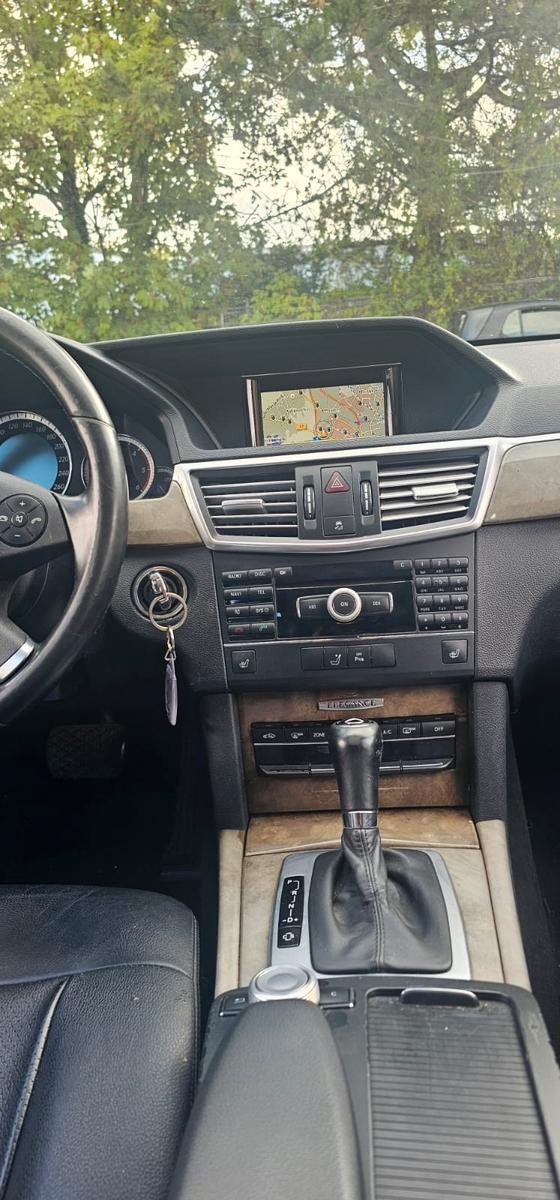 Mercedes-Benz E200 2011 — photo 5