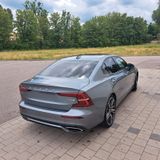 Volvo S60 T5 R Design 8-Gang Geartronic - Volvo S60 aus 2019