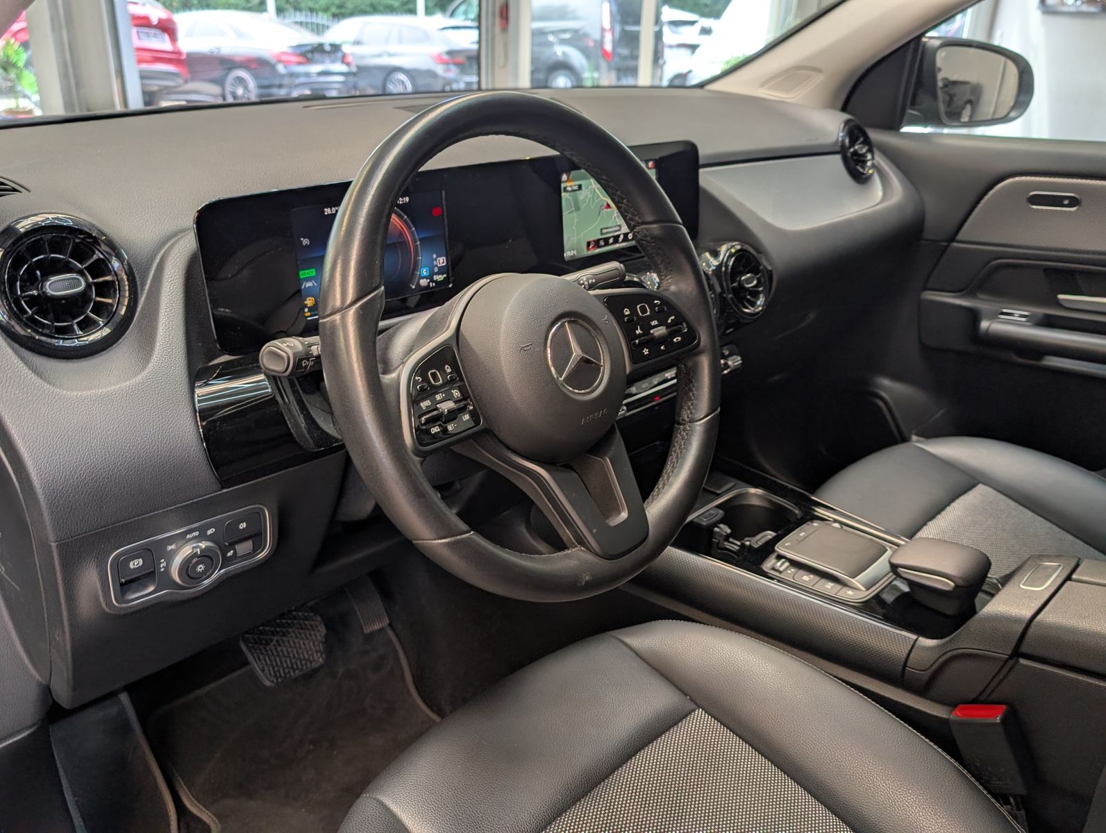 Fahrzeugabbildung Mercedes-Benz GLA 250 e EQ LED*NAVI*CARPLAY*SPURH.*PARKASSIST*
