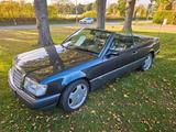 Mercedes-Benz CE 300 - schwarze Mercedes-Benz CE 300