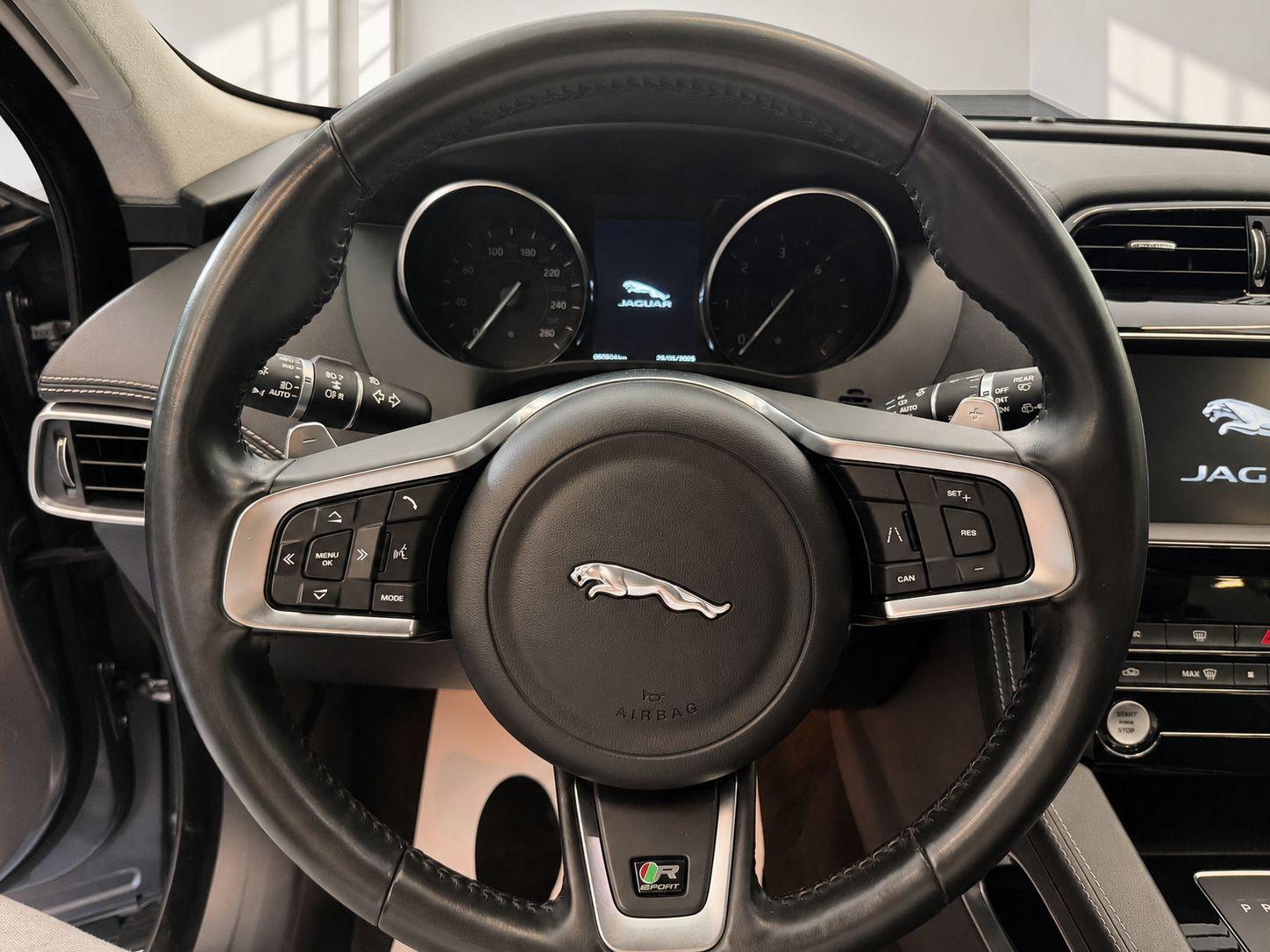 Jaguar F-Pace 25d R-Sport AWD (EURO 6d-TEMP), миниатюра 12