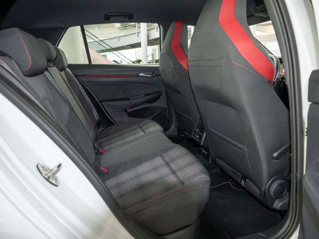 Volkswagen Golf VIII GTI 2.0 TSI Kamera LED APP Sitzhzg, миниатюра 5