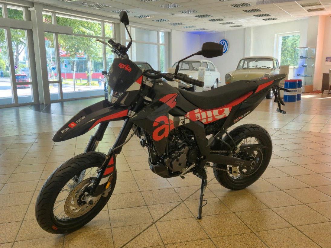 Aprilia SX 125 E5+ Varanus Black - sofort verfügbar