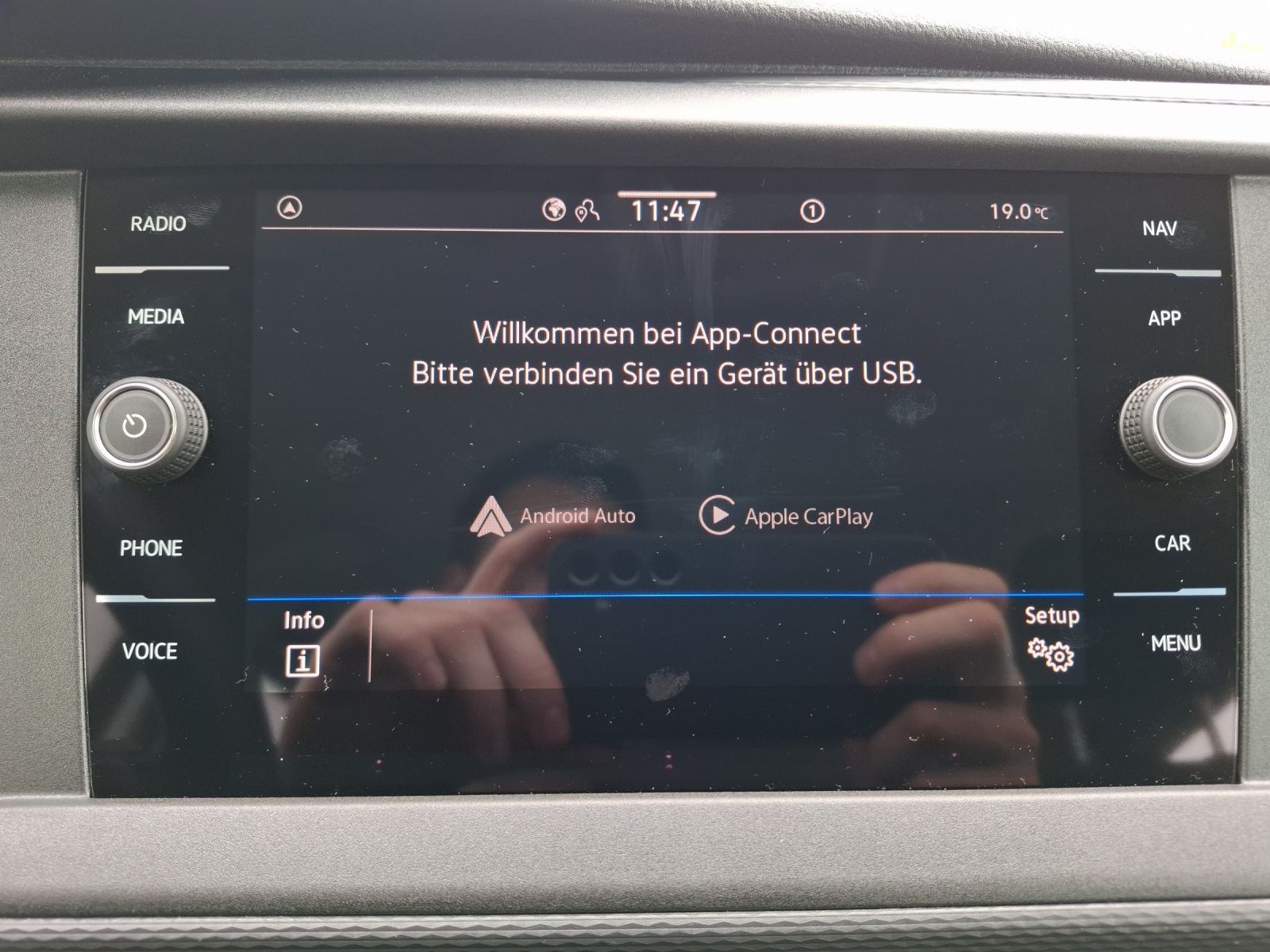 Fahrzeugabbildung Volkswagen T6 Kombi T6.1 TDI 8 Sitze LR LED Navi Klima