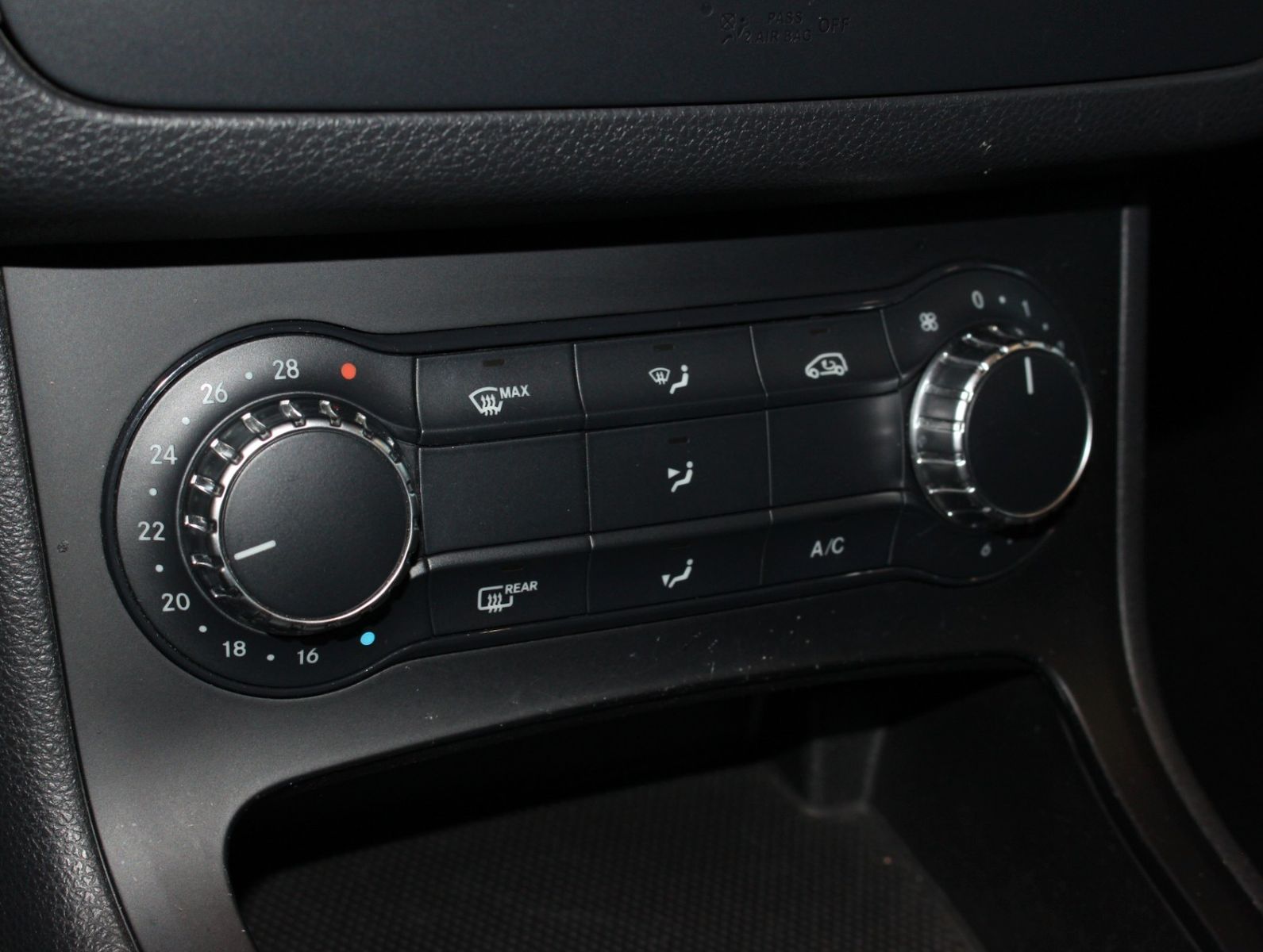 Fahrzeugabbildung Mercedes-Benz B 180 BlueEF*Sport-Paket*Navi*Bi-Xenon