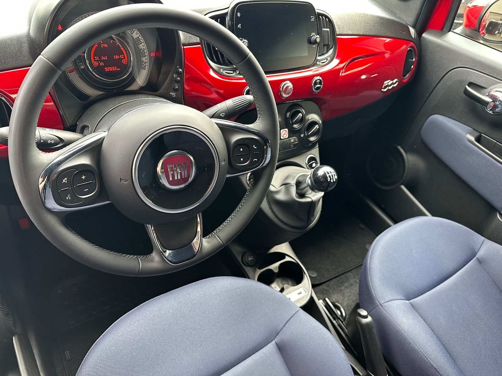 Fahrzeugabbildung Fiat 500C 1.0 GSE Mild-Hybrid Club KOMFORT-PAKET