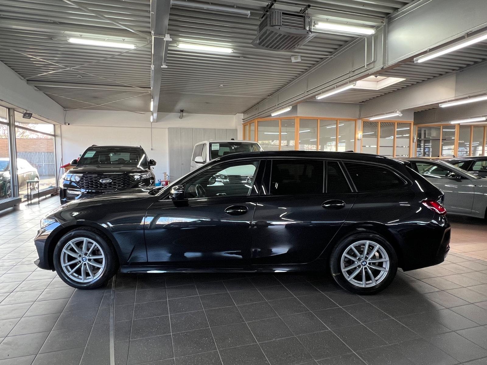 BMW 318d Touring Himmel Anthrazit+Driving Assist