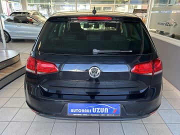 Volkswagen Golf - 8