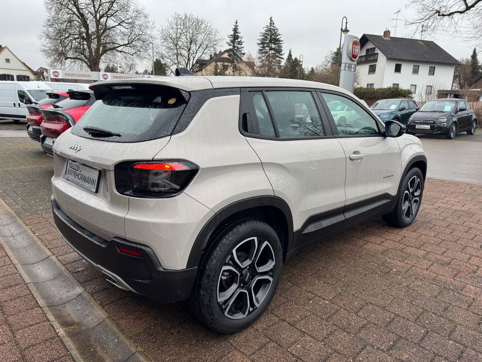 Fahrzeugabbildung Jeep Avenger Altitude Sitzheizung Kamera Navi 18Zoll