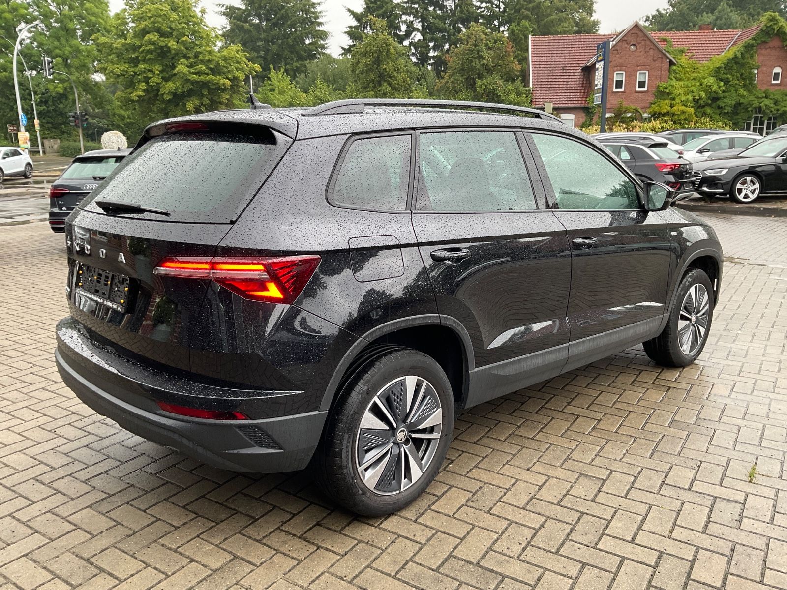 Fahrzeugabbildung SKODA Karoq 1.5l TSI DSG Selection,Kamera,Navi,ACC