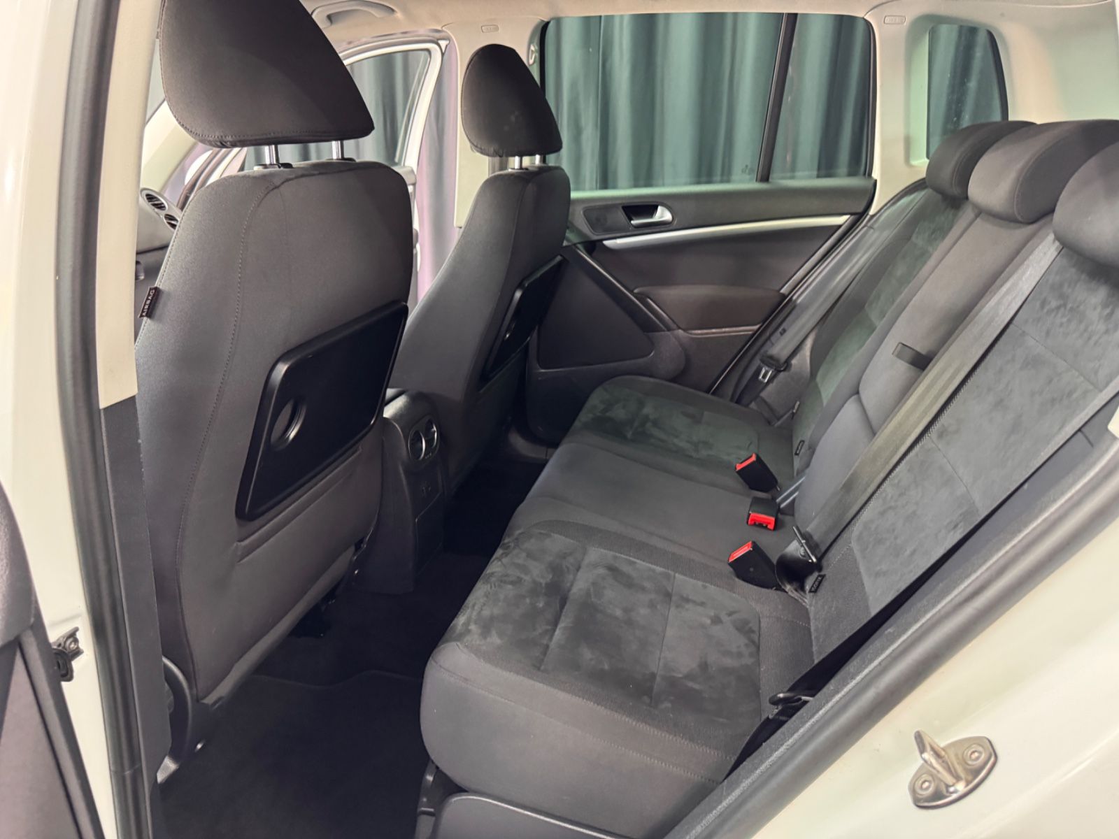 Fahrzeugabbildung Volkswagen Tiguan Sport & Style BMT 4Motion|R-LINE|DSG|NAVI