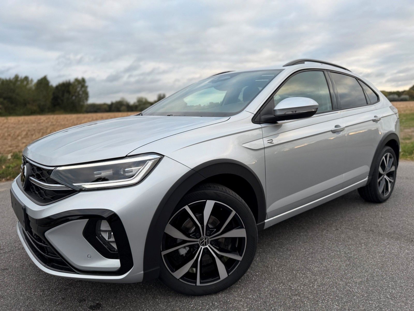 Volkswagen Taigo 1.0 TSI DSG R-Line Matrix CAM Carplay