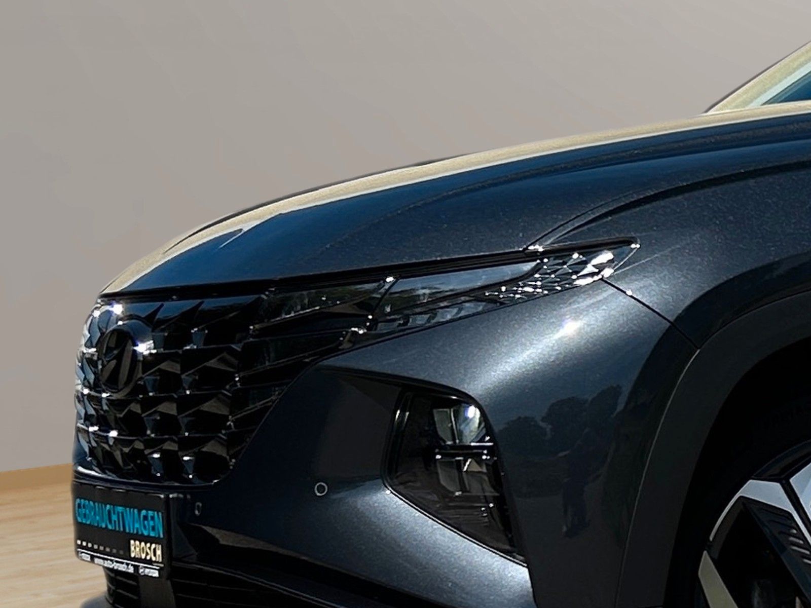 Fahrzeugabbildung Hyundai TUCSON PHEV AUT 4WD TREND 2J-GARANTIE WENIG-KM+