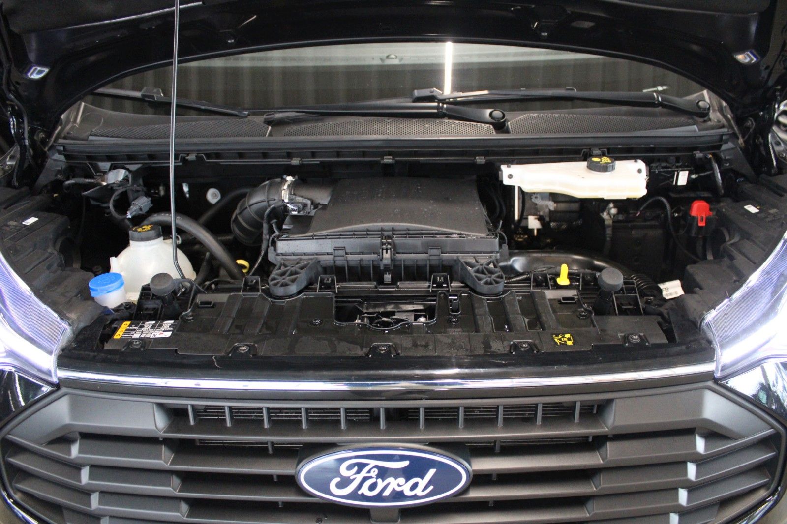 Fahrzeugabbildung Ford Transit Custom L1 TREND LED NAVI CAM ACC SHZ uvm