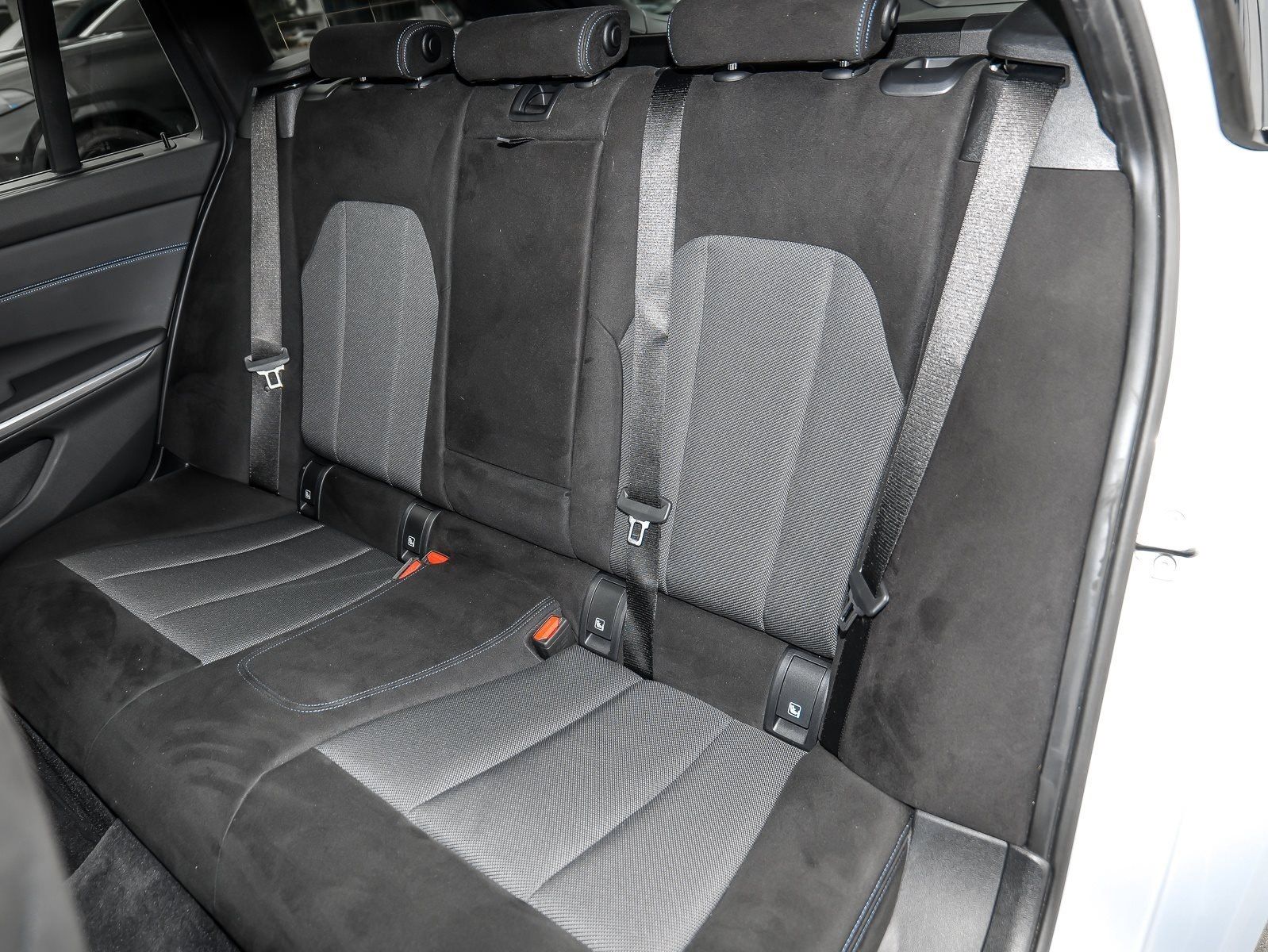 BMW 330 - Bild 18