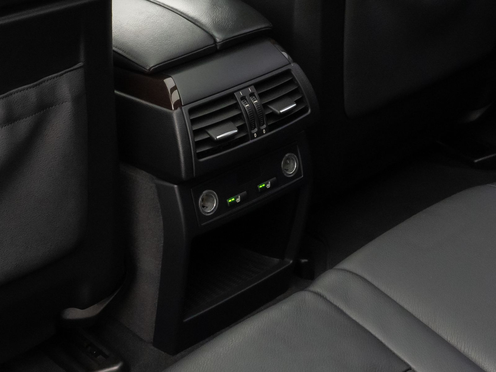 Fahrzeugabbildung BMW X5 xD40d Sport Panorama Kamera HUD HiFi SoftCL