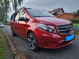 Mercedes-Benz Vito - rote Mercedes-Benz Vito