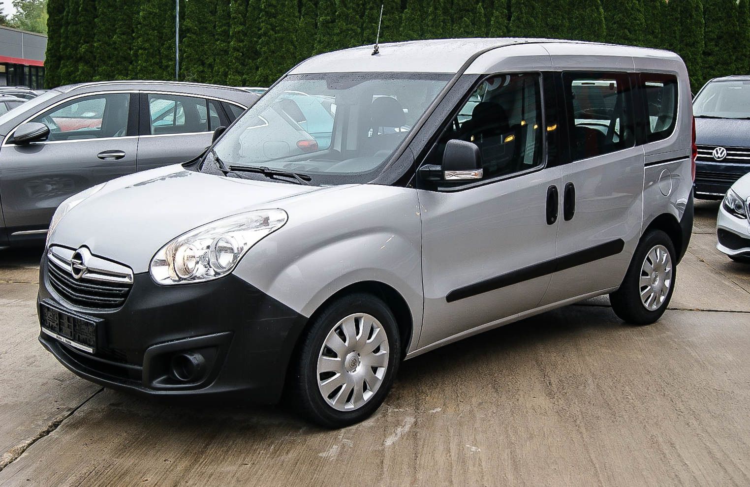 Fahrzeugabbildung Opel Combo D Selection L1H1 5-SITZE SCHIEBETÜREN 1.HD