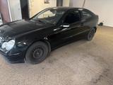 Mercedes-Benz Mercedes Benz  c220 cdi cl203 sportcupe - Mercedes-Benz C 220 aus 2002: Cdi