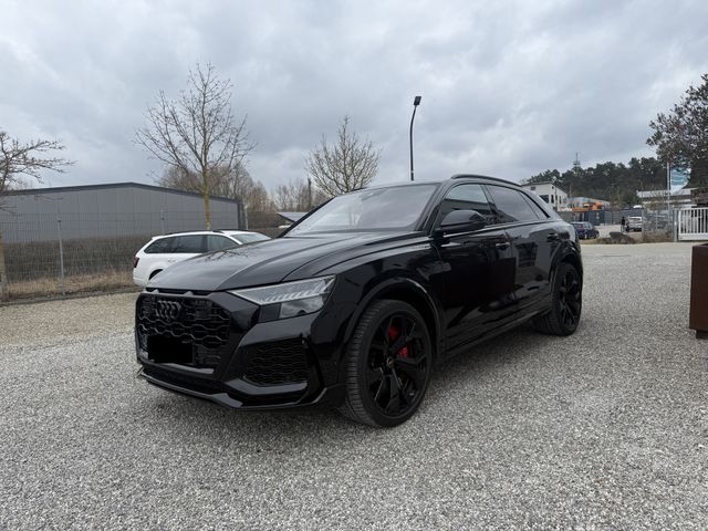 Audi RS Q8*PANO*RS-AGA*305KM/H*KERAMIK*NACHTSICHT*B&O